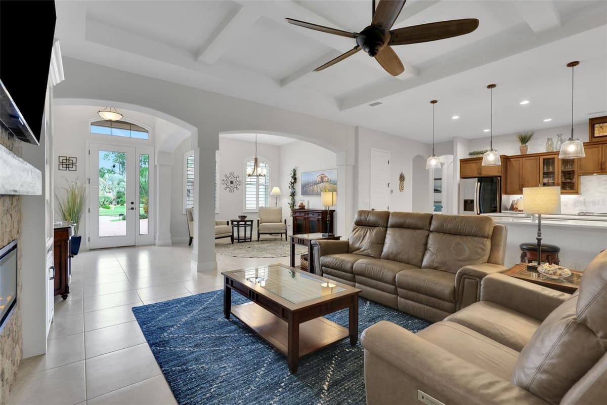 142 PORTOFINO BLVD — photo 7 of 45