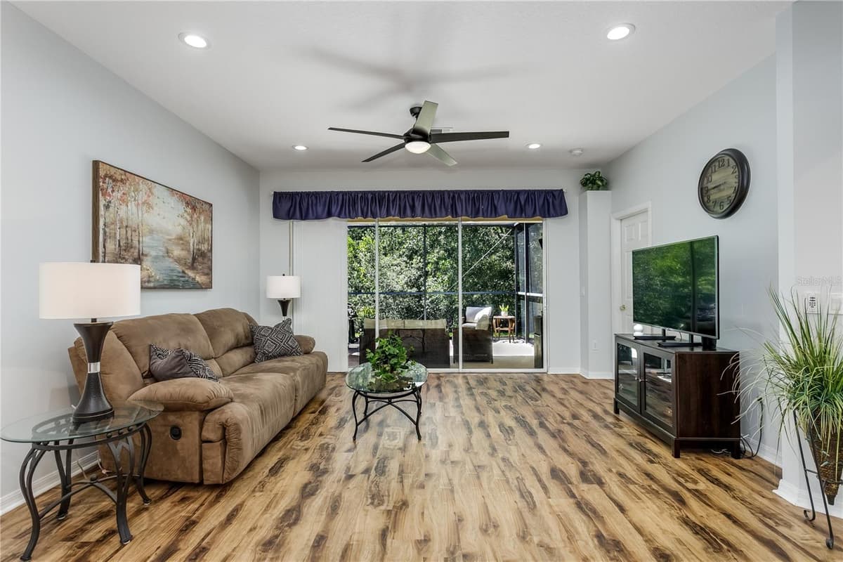 7235 CLEOPATRA DRIVE — photo 8 of 31