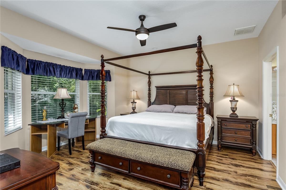 7235 CLEOPATRA DRIVE — photo 11 of 31