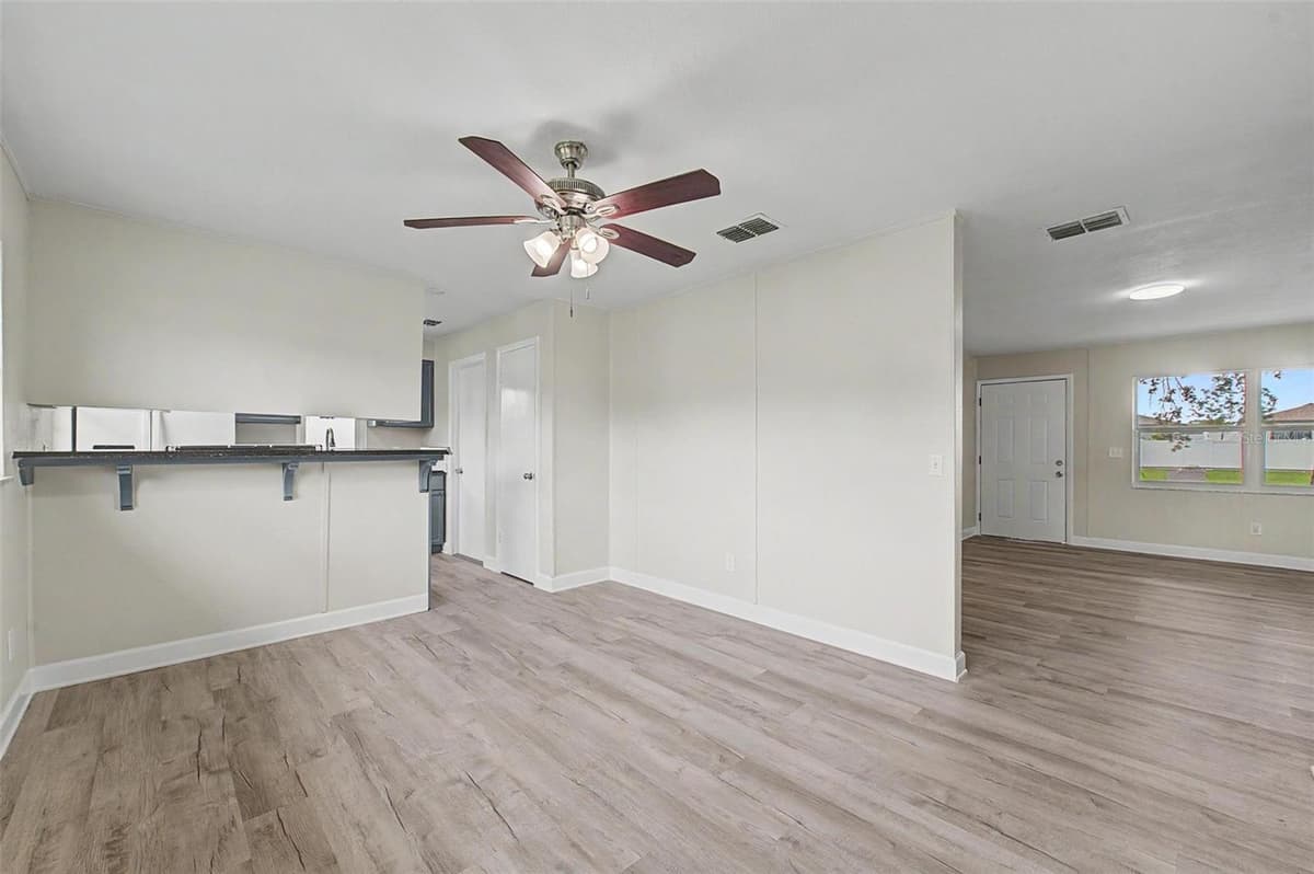 5608 12TH AVENUE — photo 8 of 43