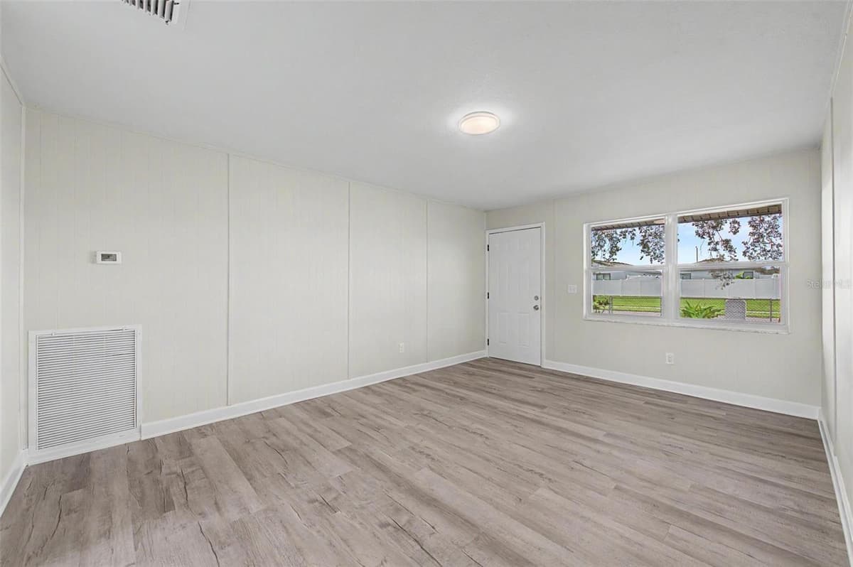 5608 12TH AVENUE — photo 7 of 43