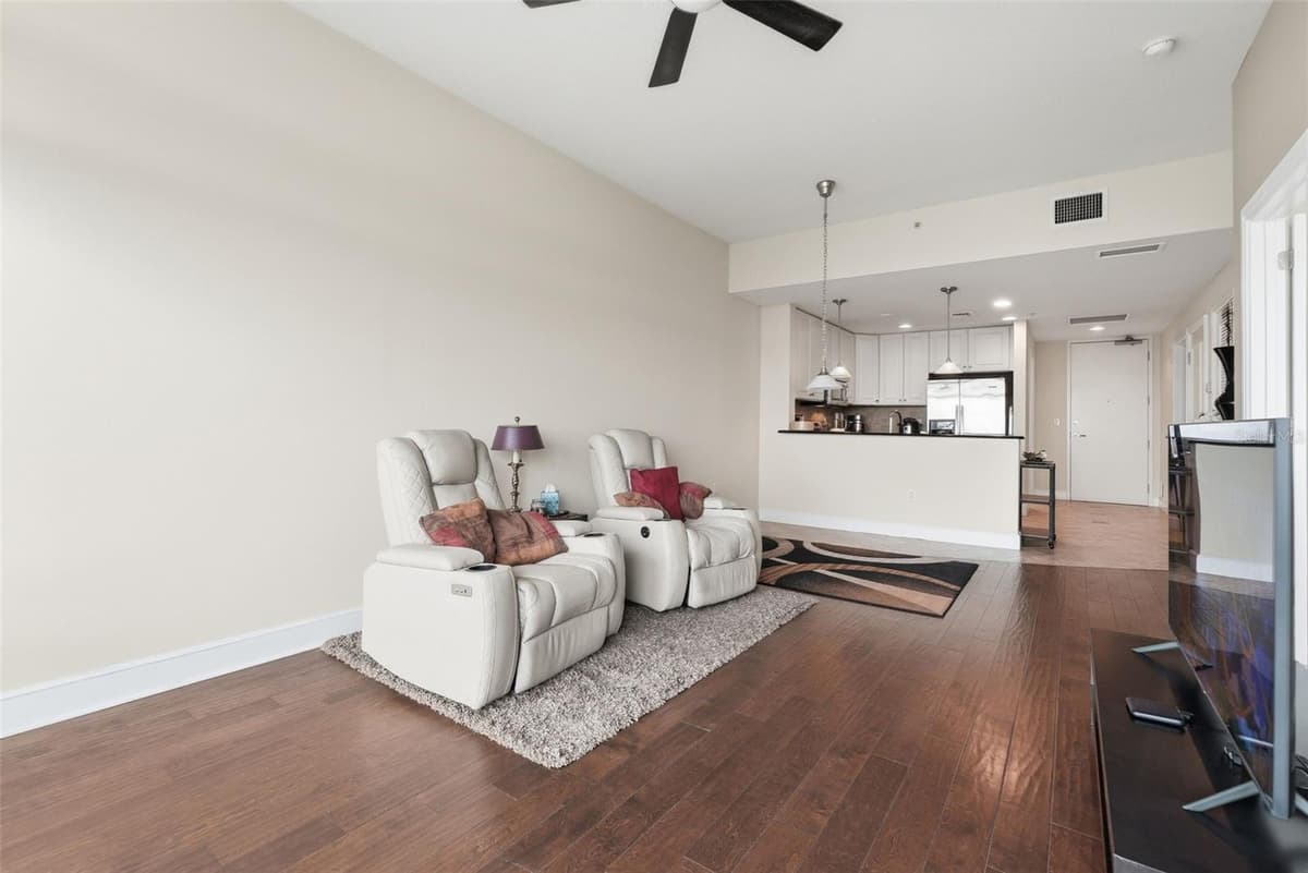 101 EOLA DRIVE — photo 14 of 34