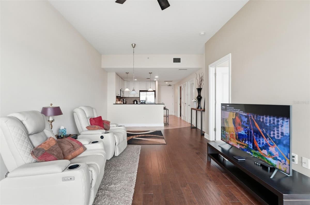 101 EOLA DRIVE — photo 13 of 34