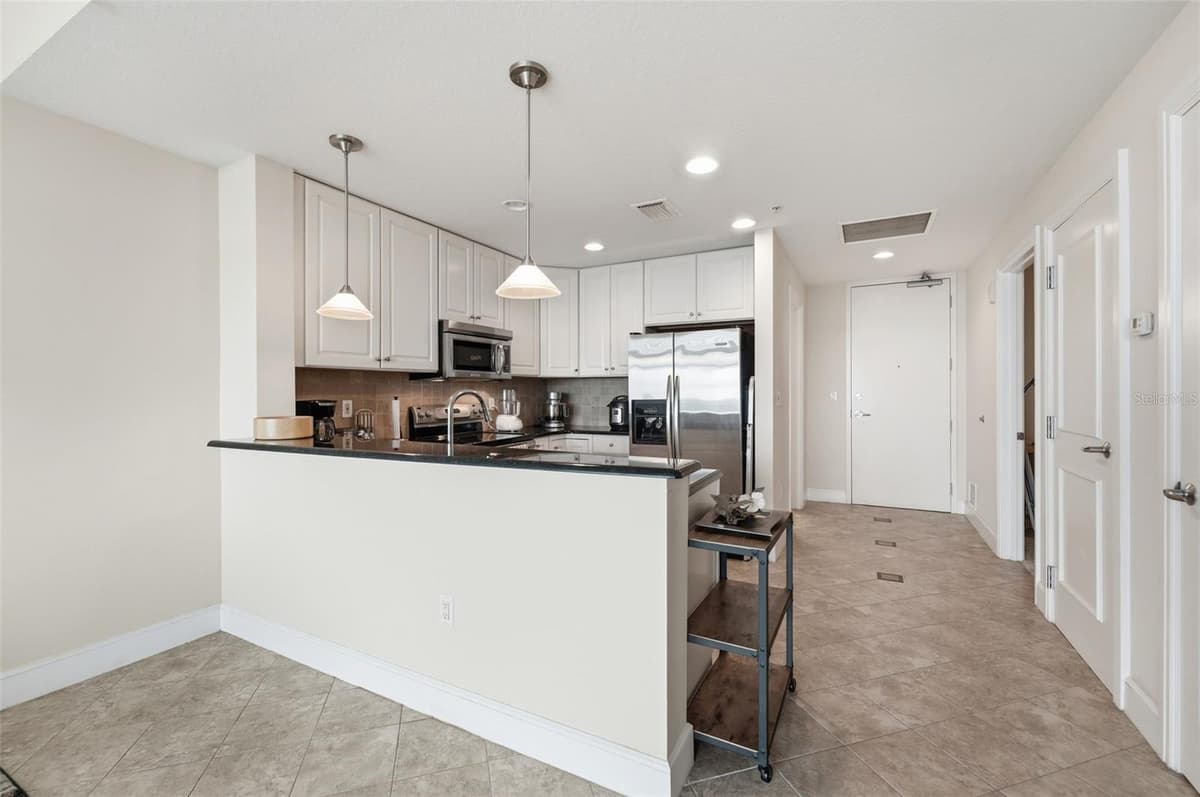 101 EOLA DRIVE — photo 12 of 34