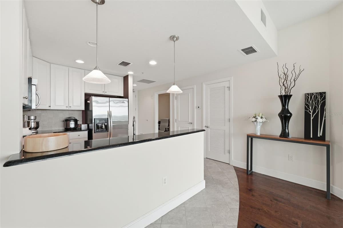 101 EOLA DRIVE — photo 18 of 34