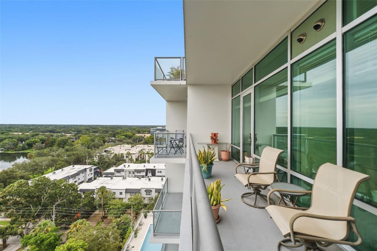 101 EOLA DRIVE — photo 6 of 34
