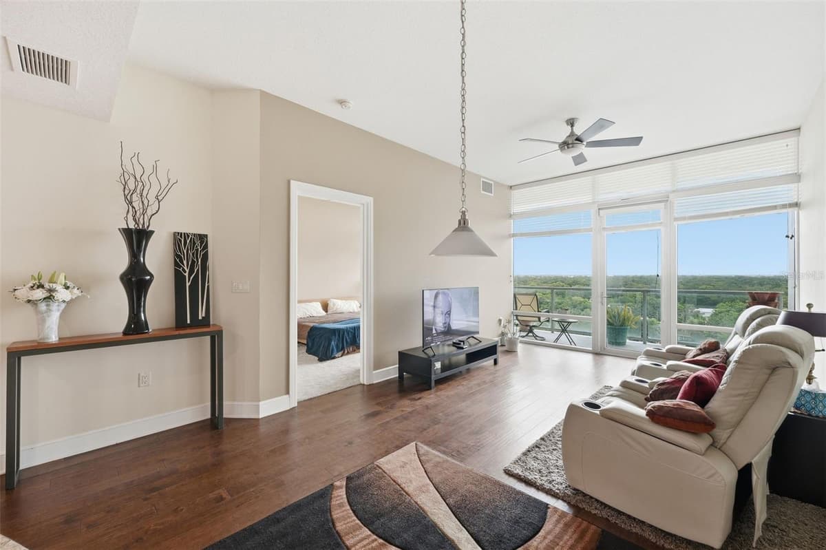 101 EOLA DRIVE — photo 8 of 34