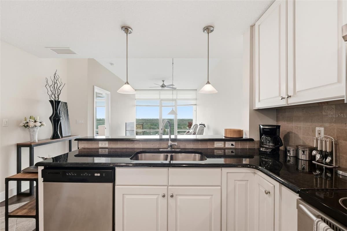 101 EOLA DRIVE — photo 11 of 34