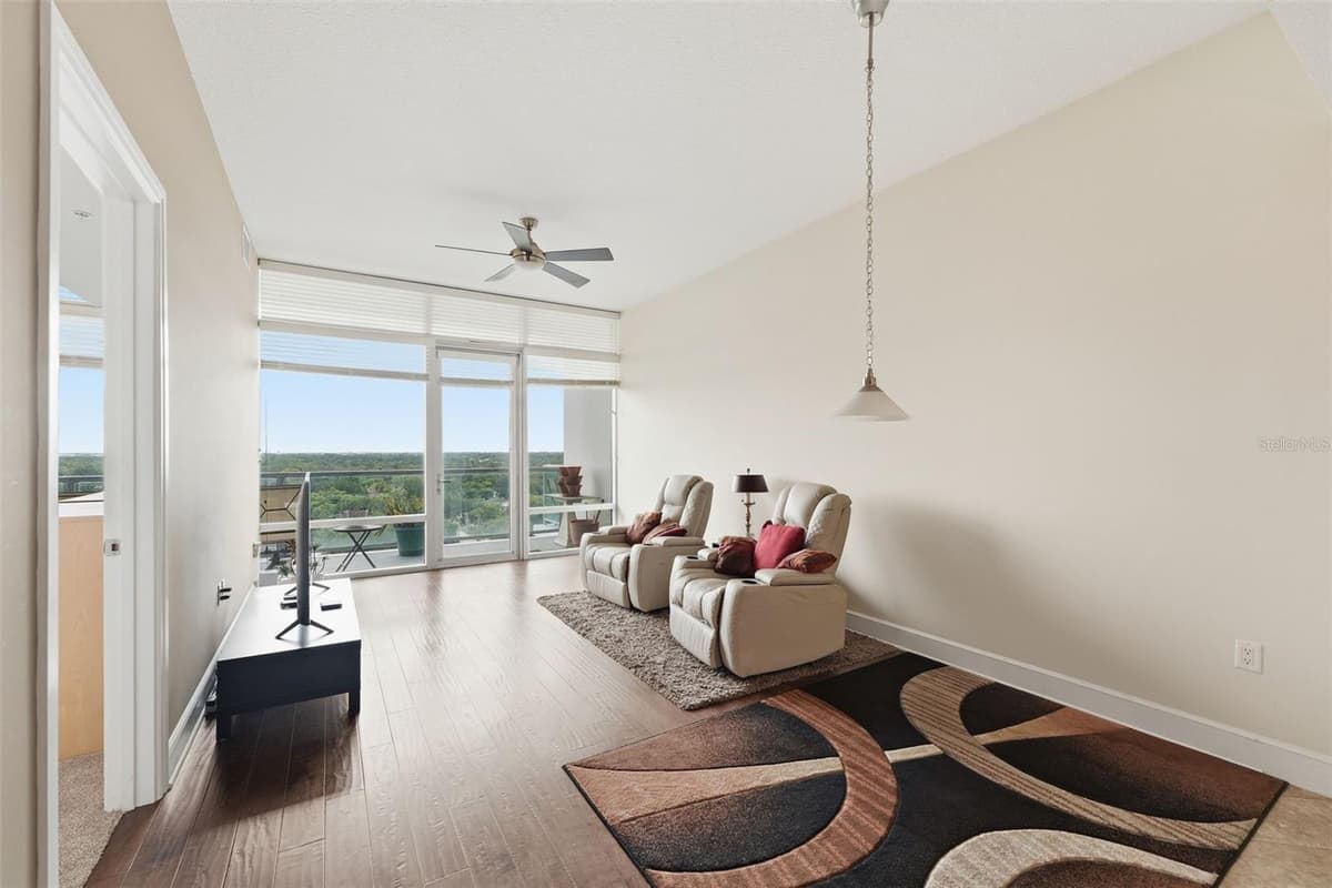 101 EOLA DRIVE — photo 9 of 34