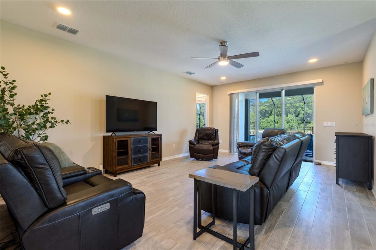 3195 KING FERN DRIVE — photo 12 of 100