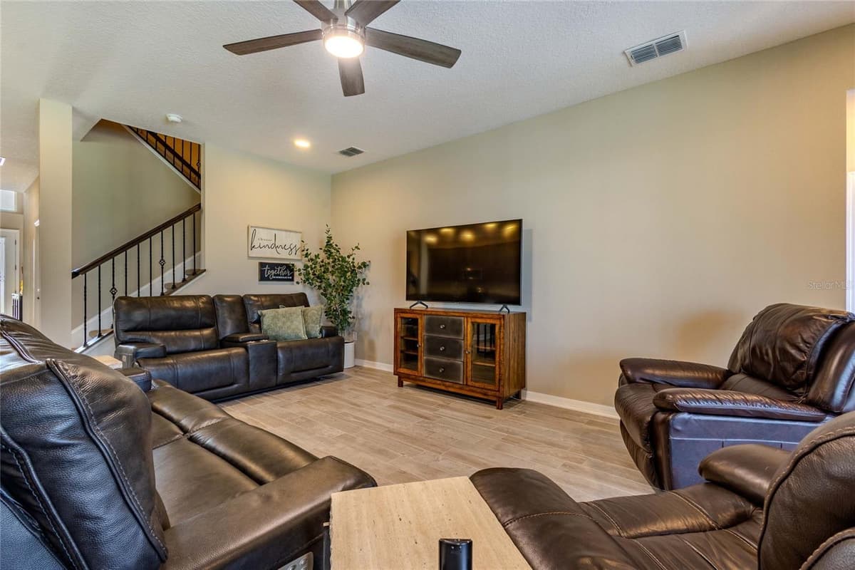 3195 KING FERN DRIVE — photo 15 of 100