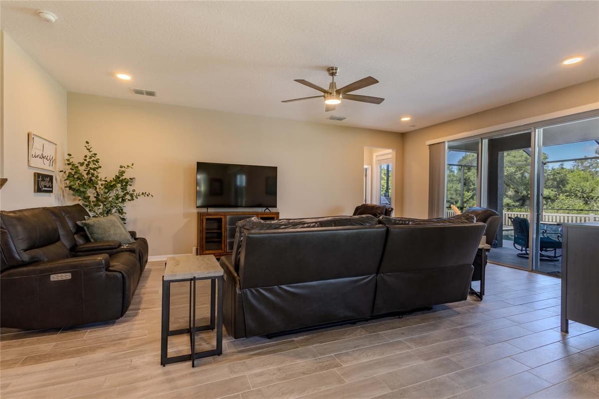 3195 KING FERN DRIVE — photo 13 of 100