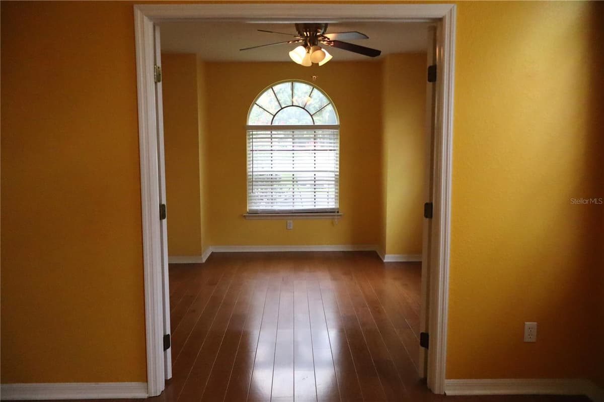 2332 18 CIRCLE — photo 7 of 21