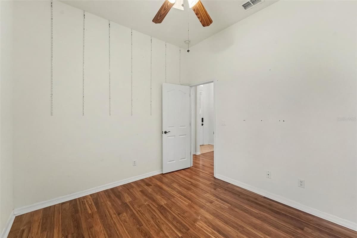 48 CACTUS STREET — photo 24 of 30