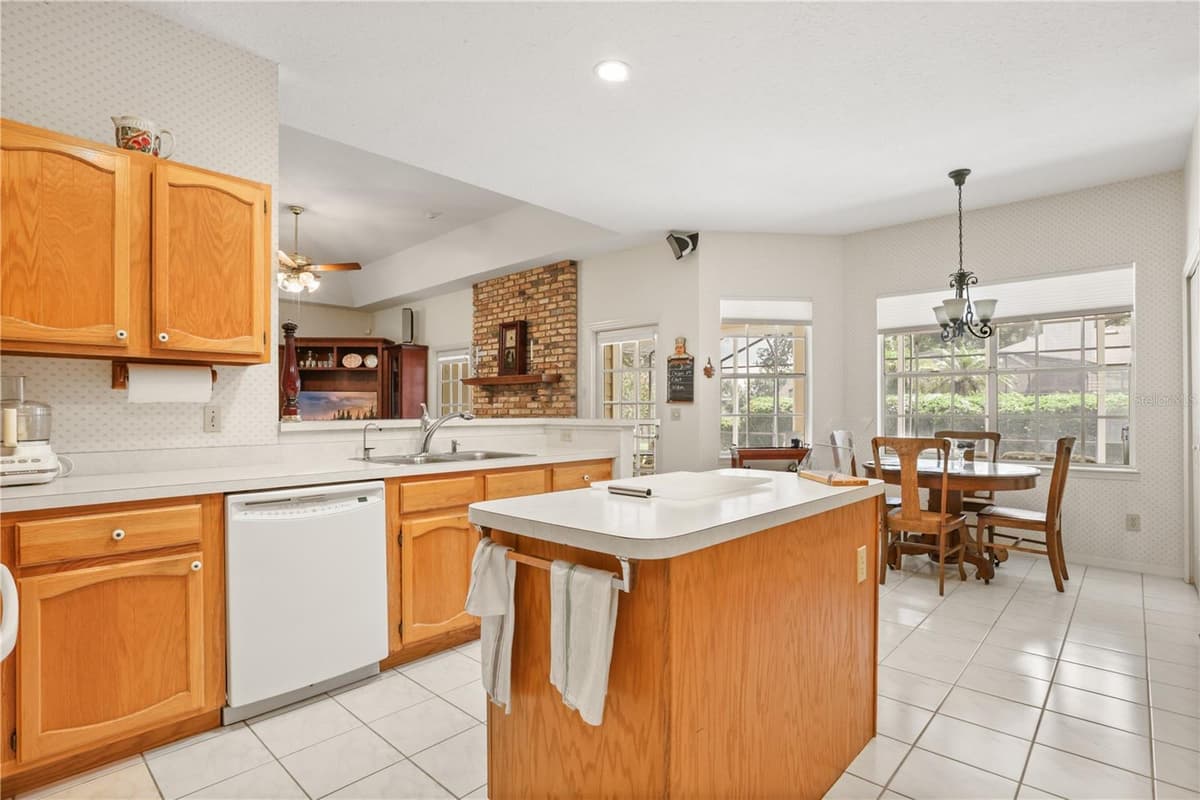 5410 RUSTIC PINE COURT — photo 17 of 54