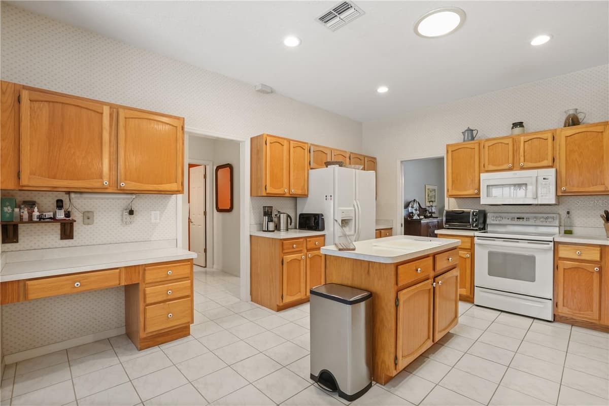5410 RUSTIC PINE COURT — photo 16 of 54