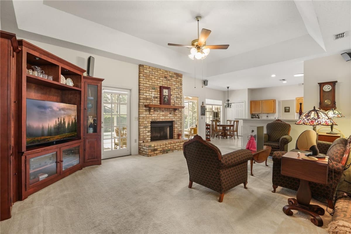 5410 RUSTIC PINE COURT — photo 5 of 54