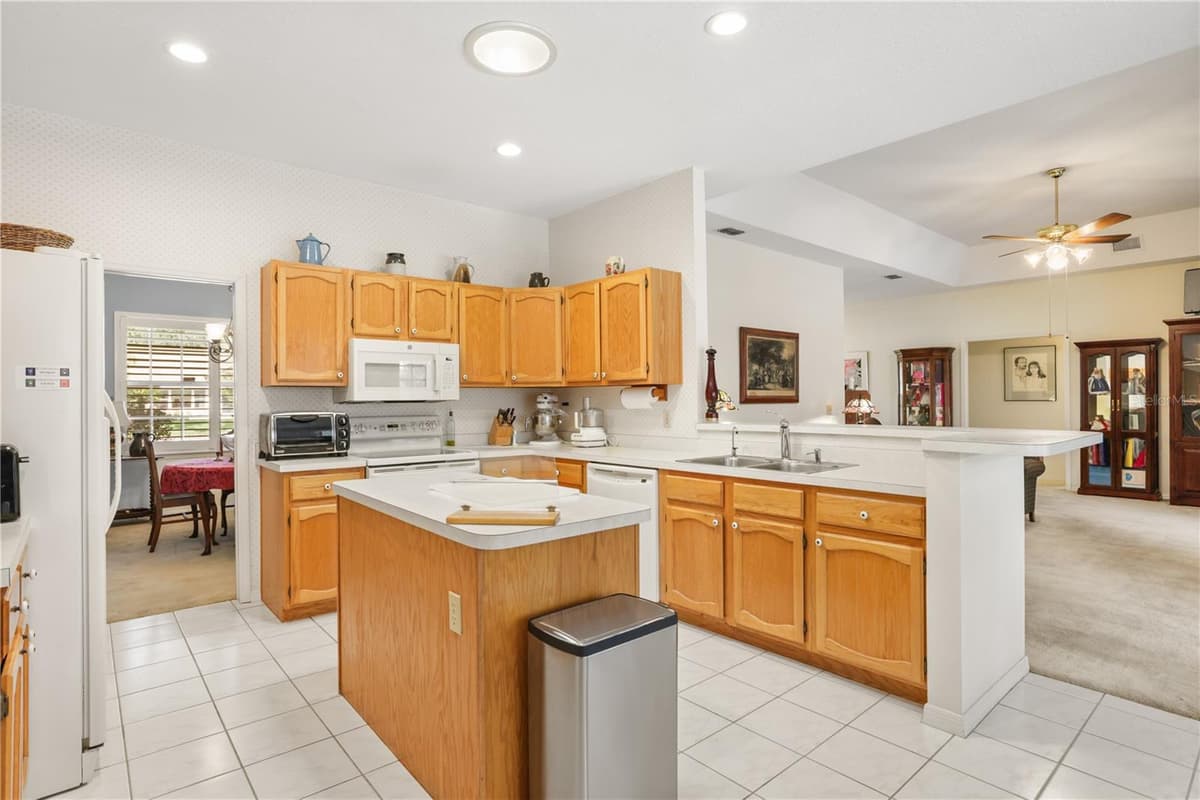 5410 RUSTIC PINE COURT — photo 18 of 54