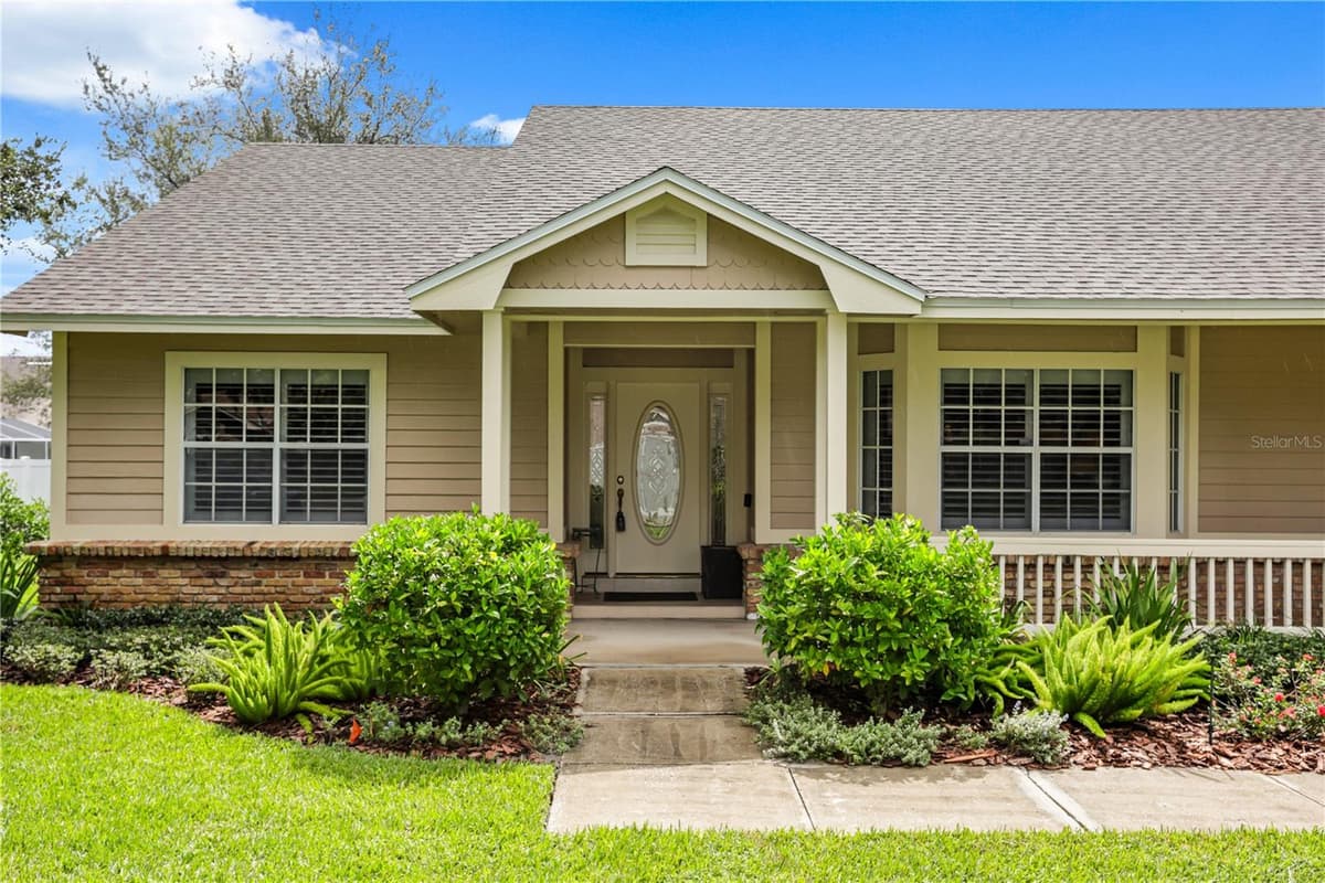 5410 RUSTIC PINE COURT — photo 3 of 54