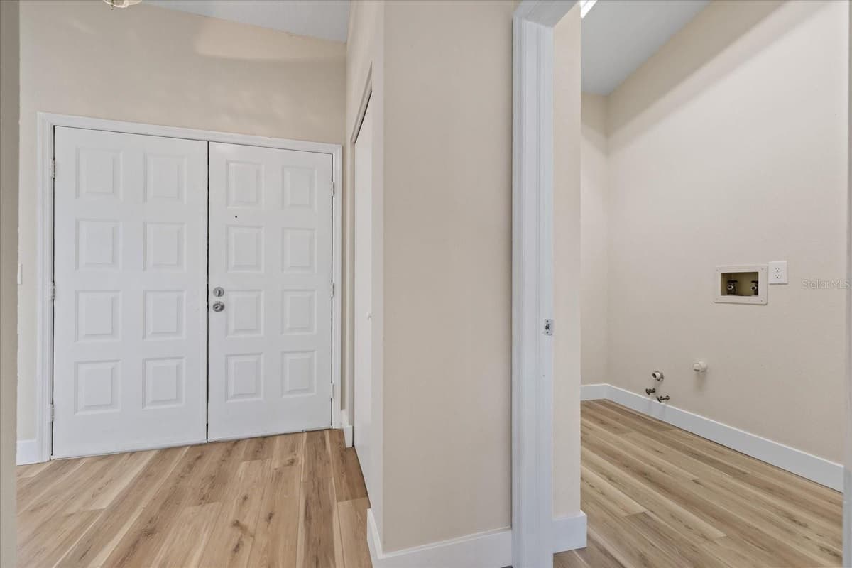120 FOUNTAIN COURT — photo 35 of 47
