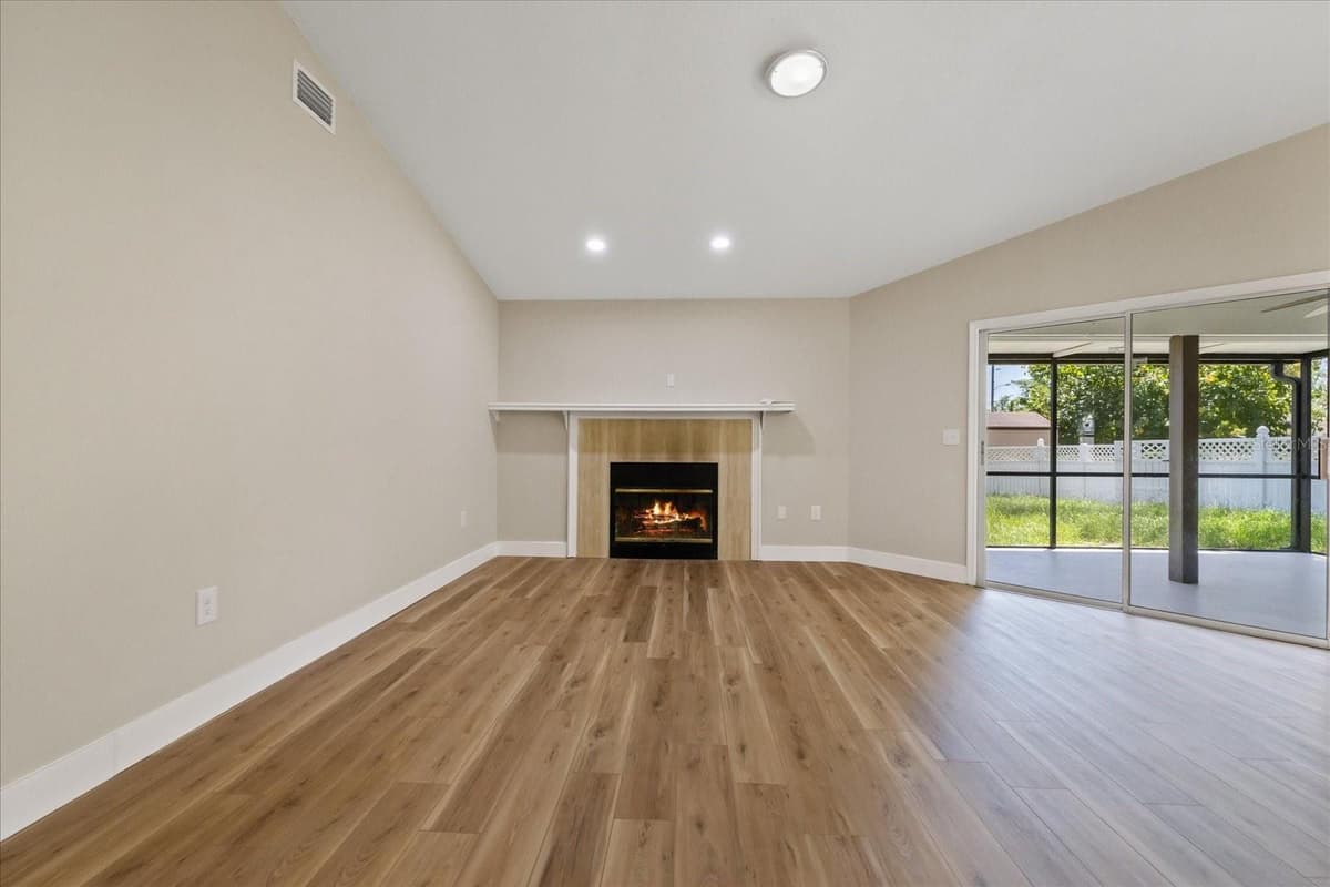 120 FOUNTAIN COURT — photo 15 of 47
