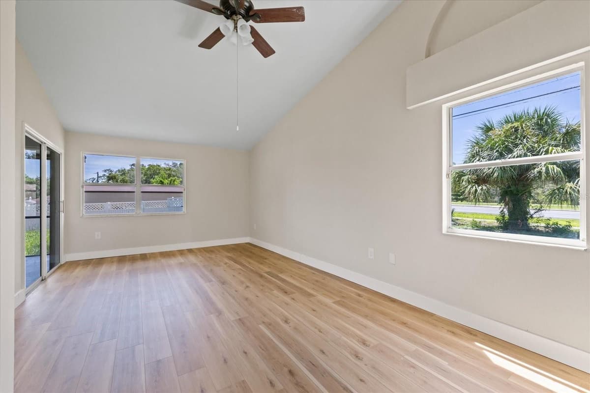 120 FOUNTAIN COURT — photo 22 of 47