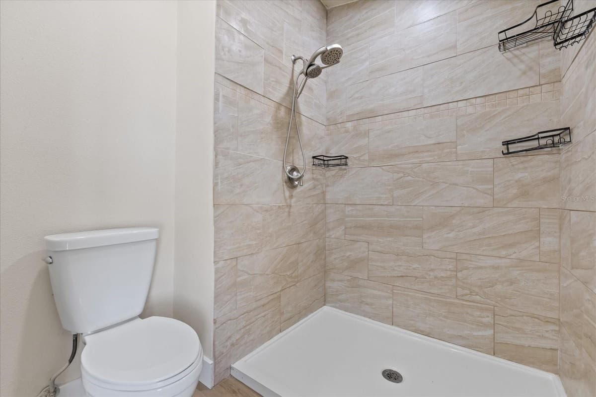 120 FOUNTAIN COURT — photo 28 of 47