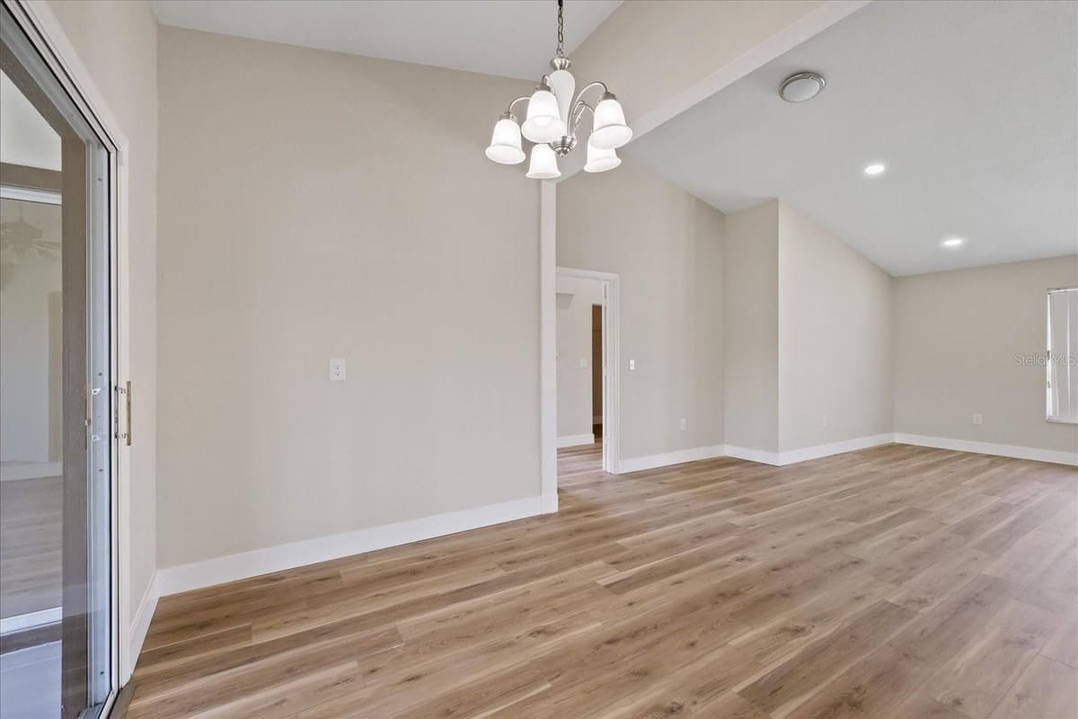 120 FOUNTAIN COURT — photo 17 of 47