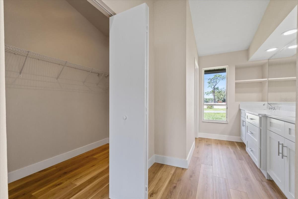 120 FOUNTAIN COURT — photo 25 of 47