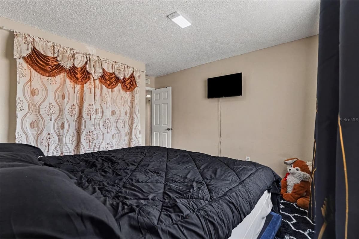 4008 CORTEZ DRIVE — photo 20 of 37