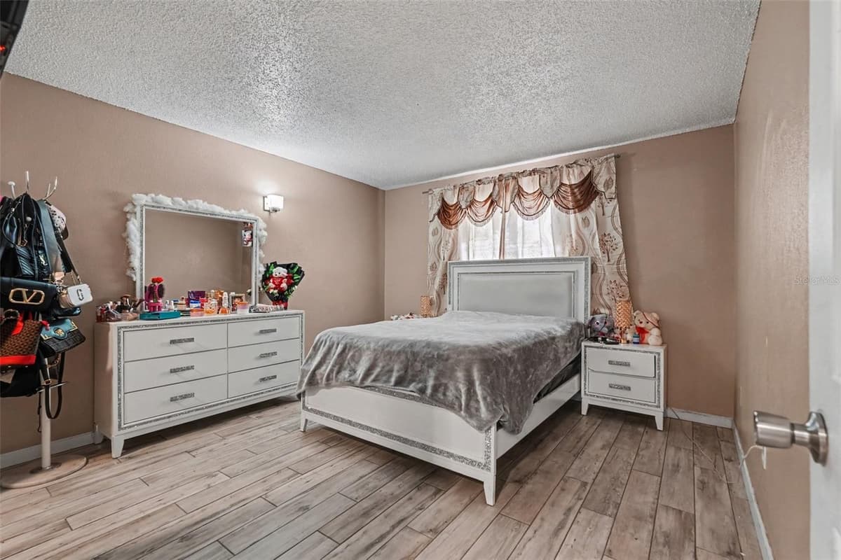 4008 CORTEZ DRIVE — photo 18 of 37