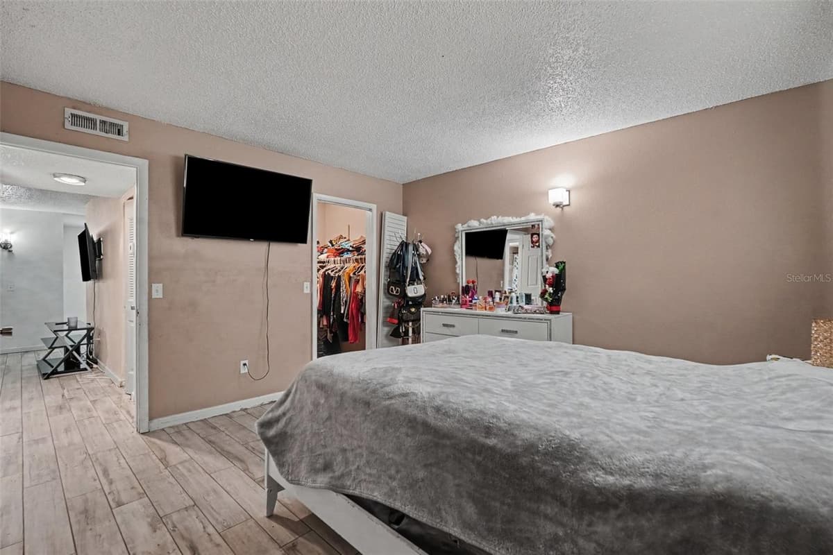 4008 CORTEZ DRIVE — photo 16 of 37