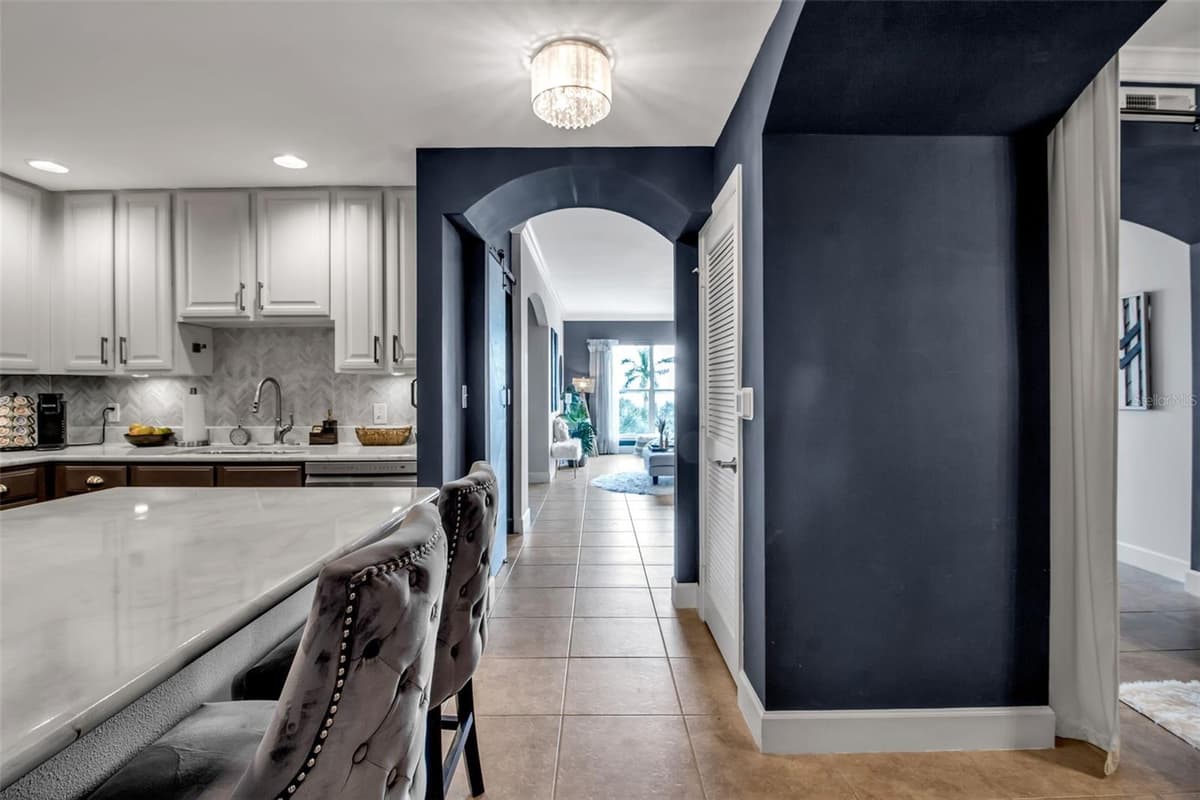 808 3RD AVENUE — photo 3 of 95