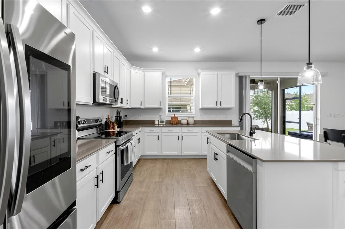 11168 GREAT ROCK STREET — photo 12 of 55