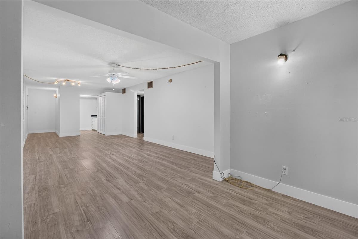 4500 BAY DRIVE — photo 5 of 36