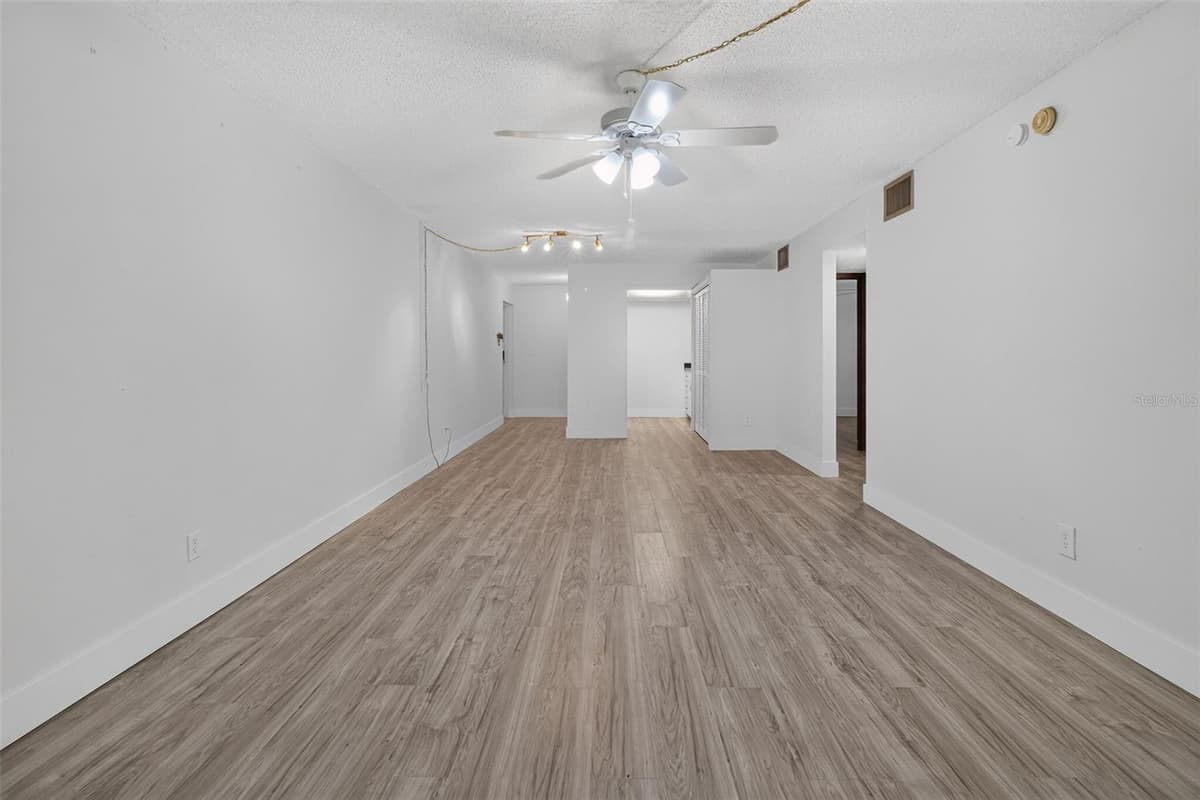 4500 BAY DRIVE — photo 12 of 36