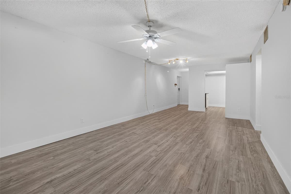 4500 BAY DRIVE — photo 11 of 36