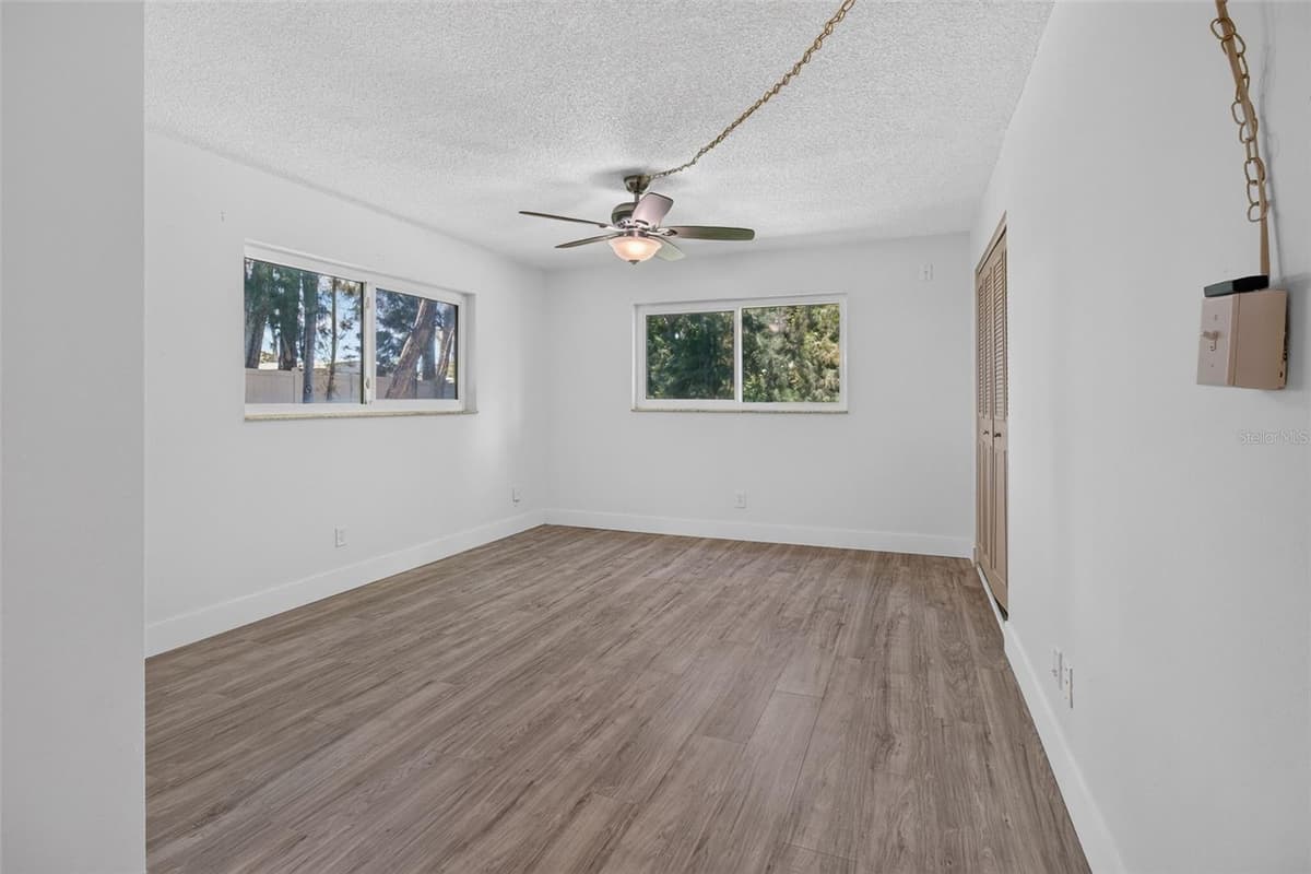 4500 BAY DRIVE — photo 15 of 36
