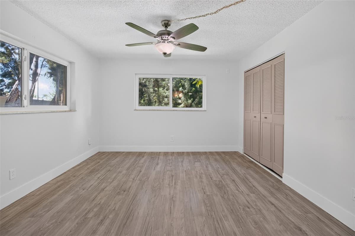 4500 BAY DRIVE — photo 16 of 36