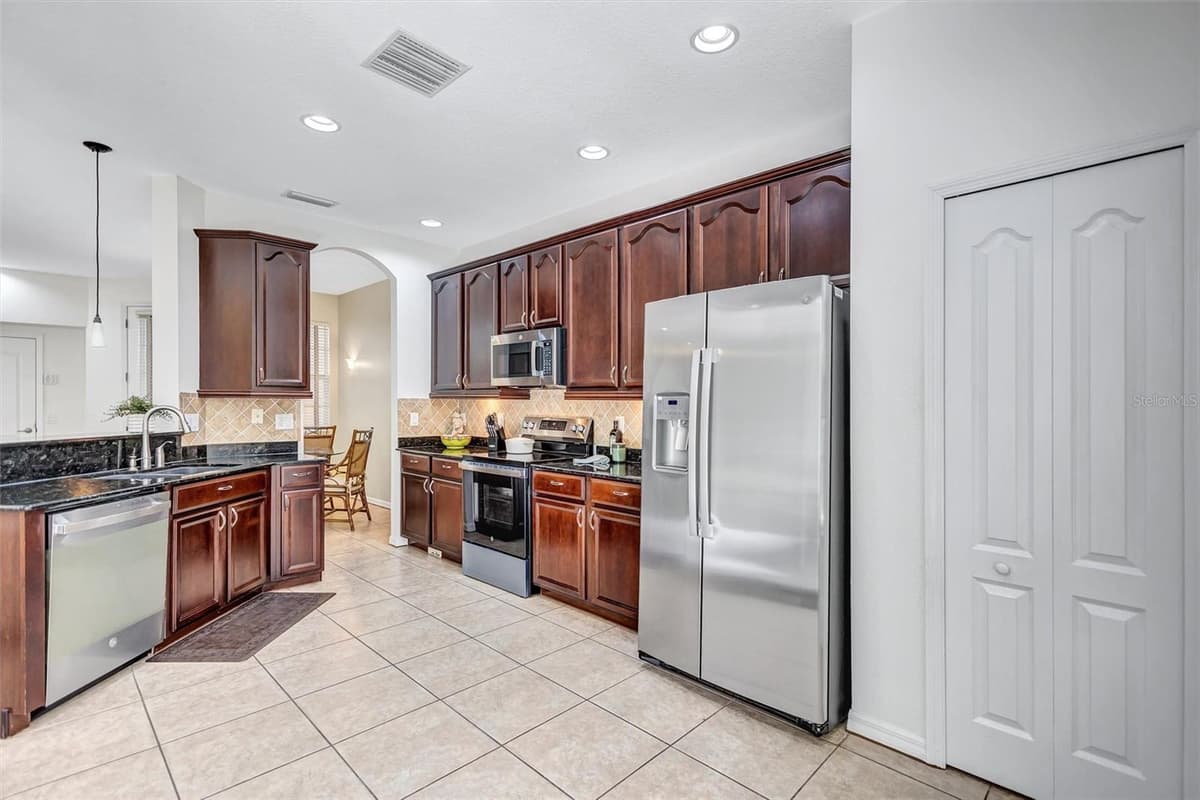 14511 MIRABELLE VISTA CIRCLE — photo 11 of 46