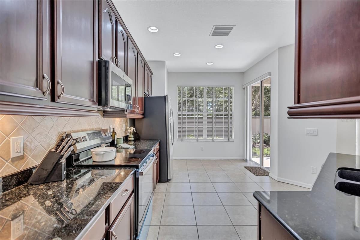 14511 MIRABELLE VISTA CIRCLE — photo 9 of 46