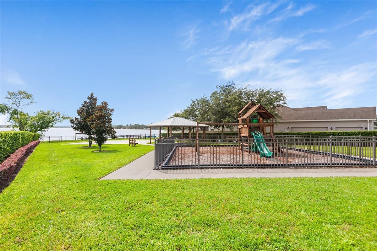 110 PROMENADE COURT — photo 39 of 43