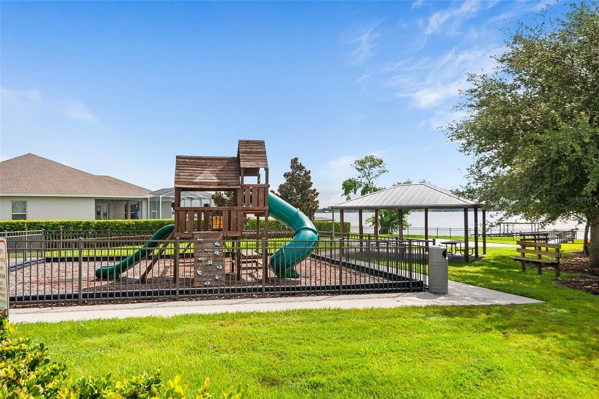 110 PROMENADE COURT — photo 38 of 43