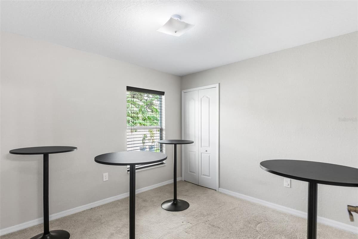 110 PROMENADE COURT — photo 31 of 43