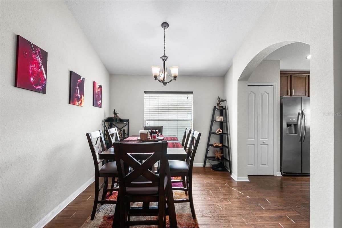 110 PROMENADE COURT — photo 9 of 43