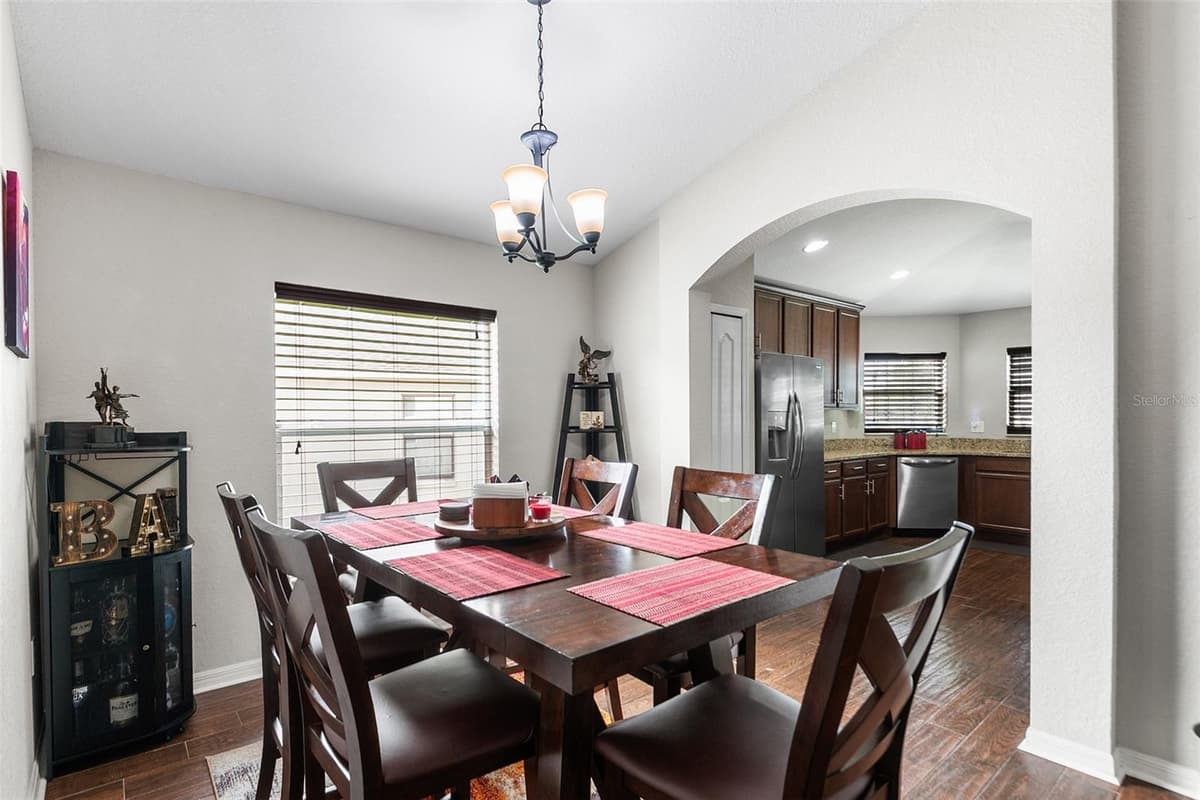 110 PROMENADE COURT — photo 10 of 43