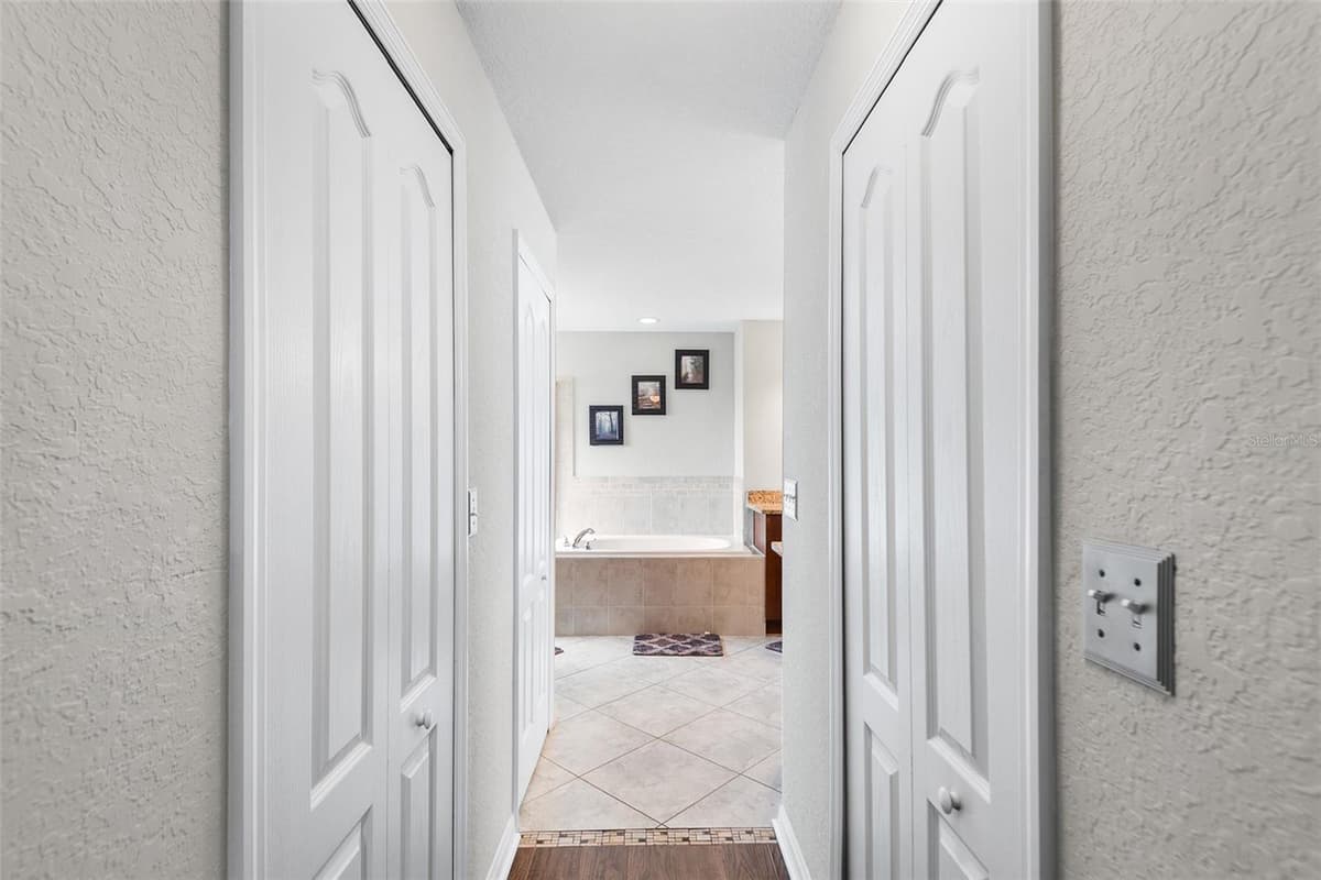 110 PROMENADE COURT — photo 23 of 43