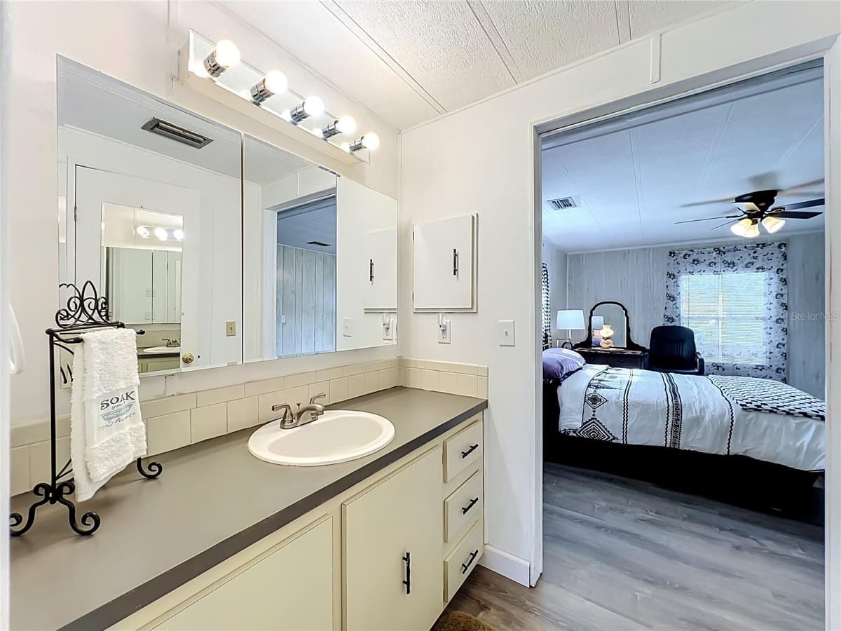 3374 EVERGREEN ROAD — photo 43 of 65