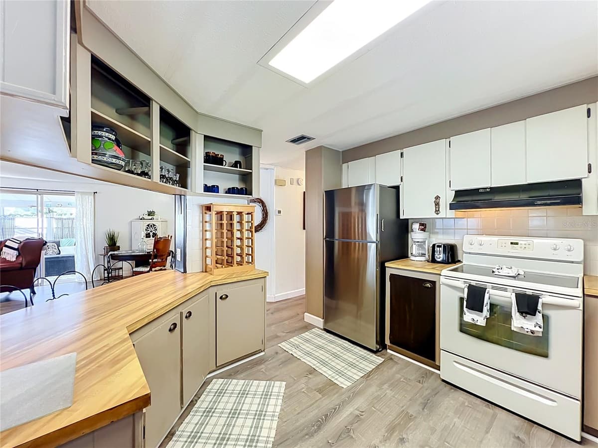 3374 EVERGREEN ROAD — photo 15 of 65