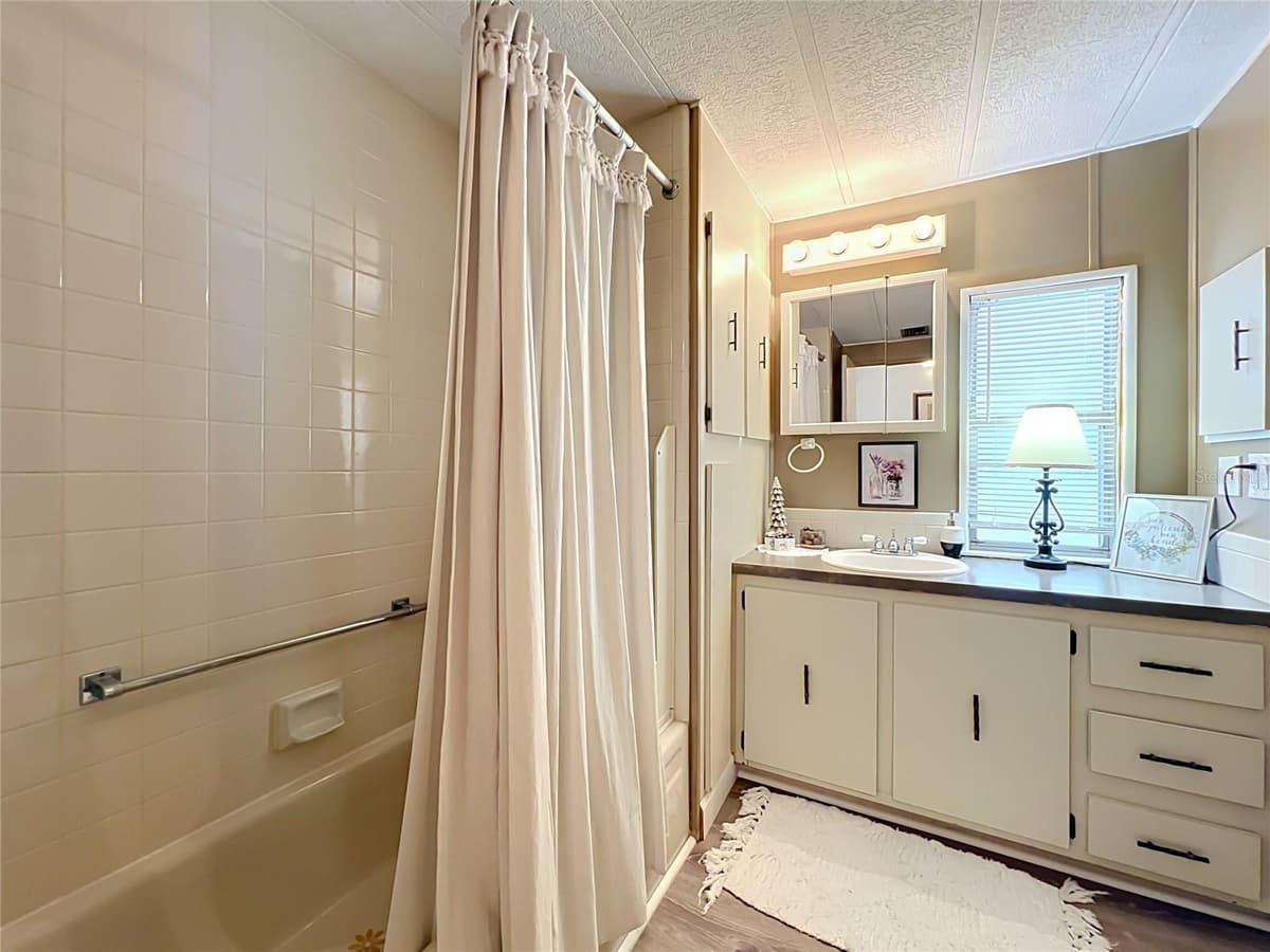 3374 EVERGREEN ROAD — photo 33 of 65